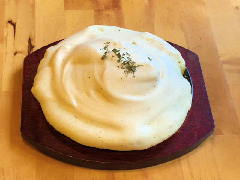 ふわふわシュワシュワッ！メレンゲ卵で包まれた進化系オムライスに感動