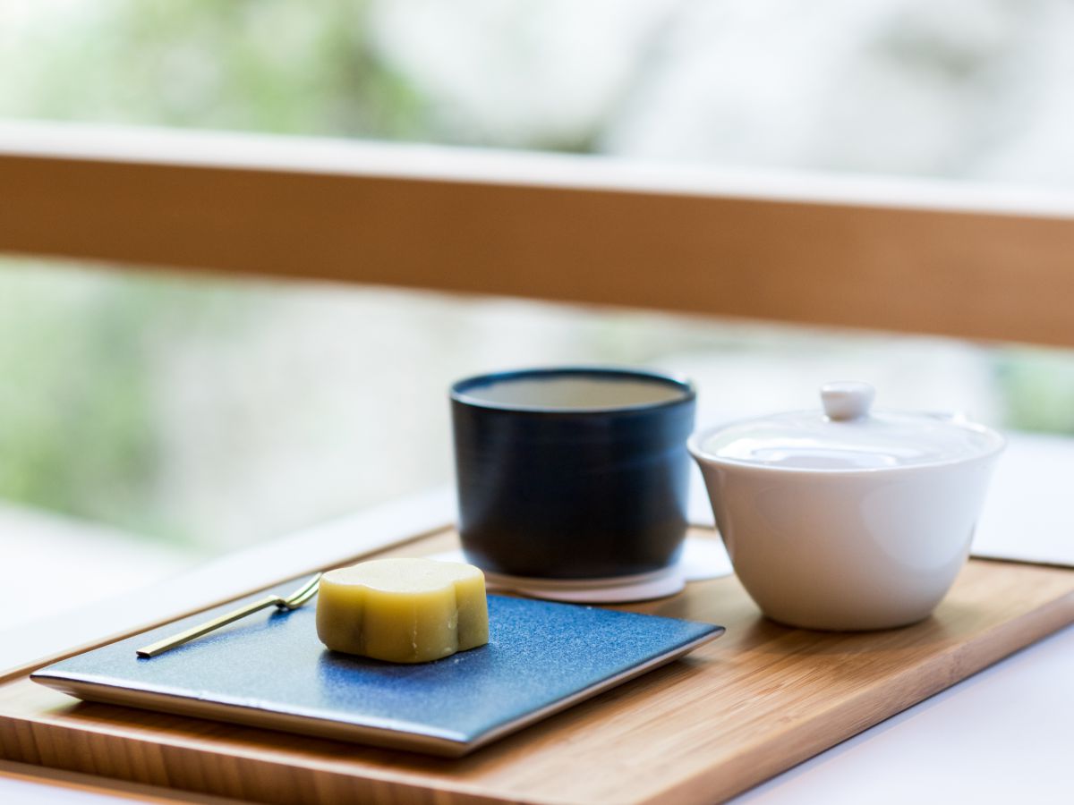 愛媛の作り手×北欧のデザイン。「MUSTAKIVI」で愛媛のお茶を