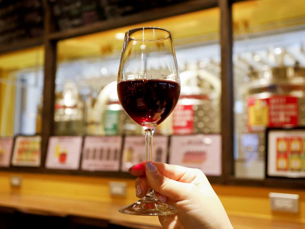 世界初！伊丹空港内で醸造されたワインが飲める「大阪エアポートワイナリー」