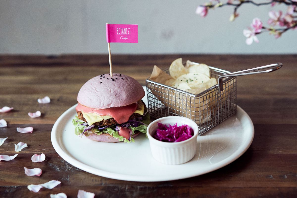 「サクラバーガー」ドリンク付き1400円