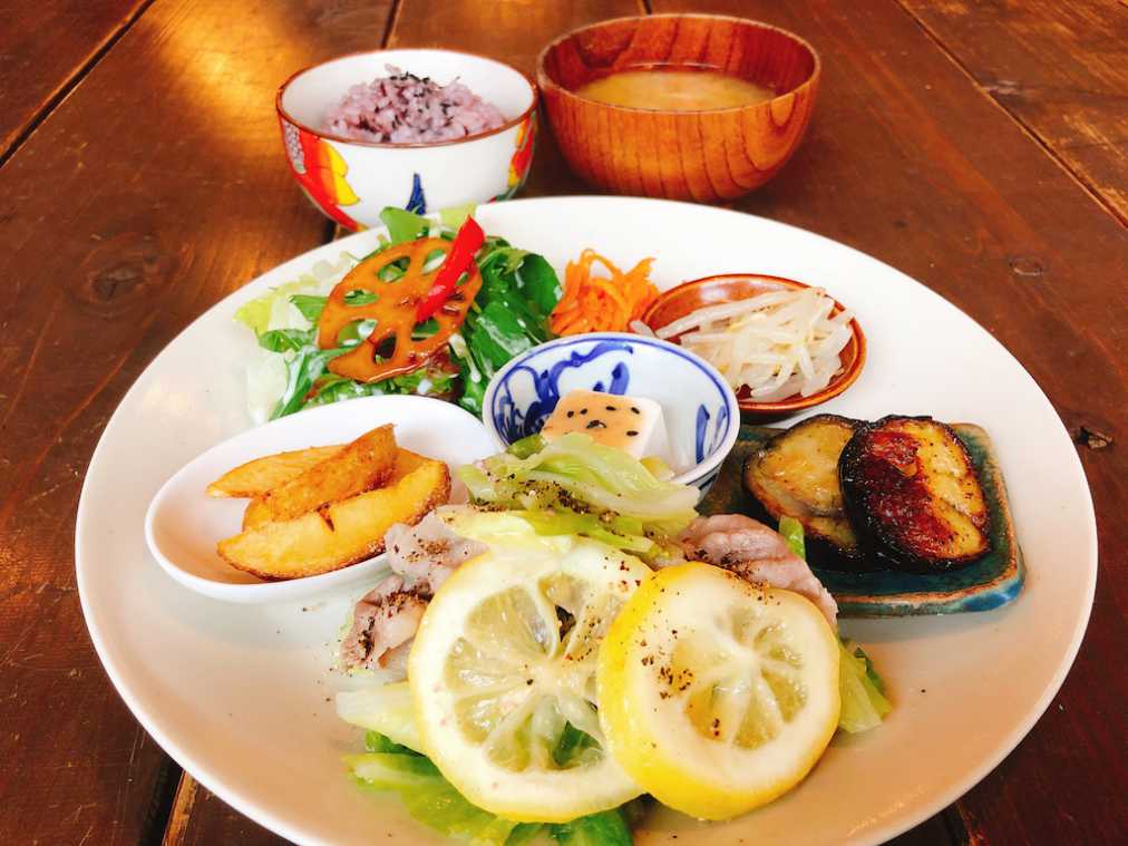 コリンランチ1000円