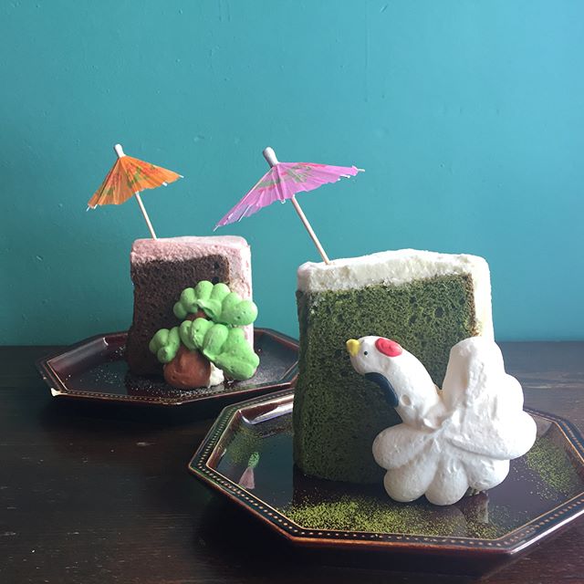 太陽シフォンケーキ 各860円