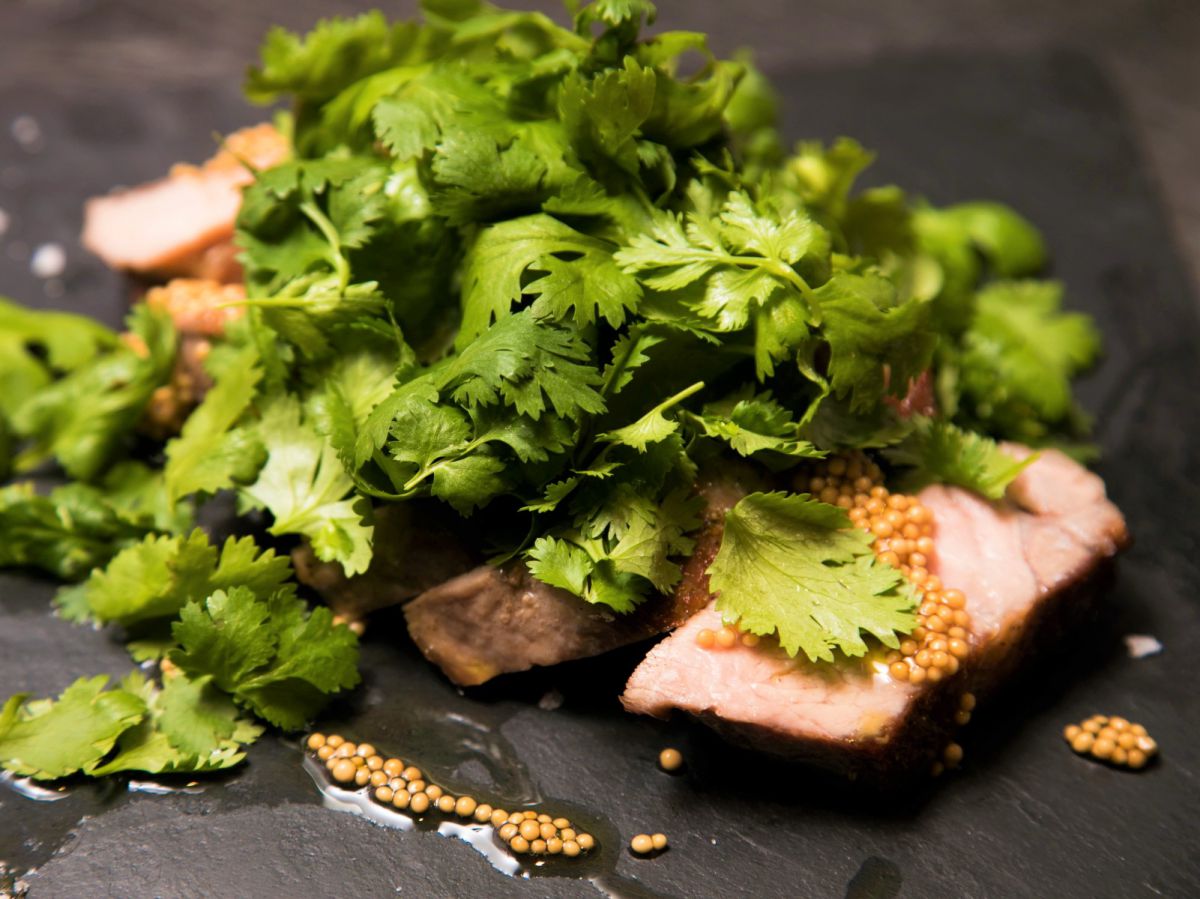 豚肩ロースローストパクチー 2800円