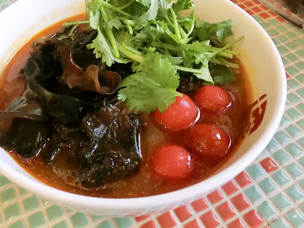 定期的に無性に食べたくなる！カスタマイズできる“辛シビ”スープ春雨の専門店