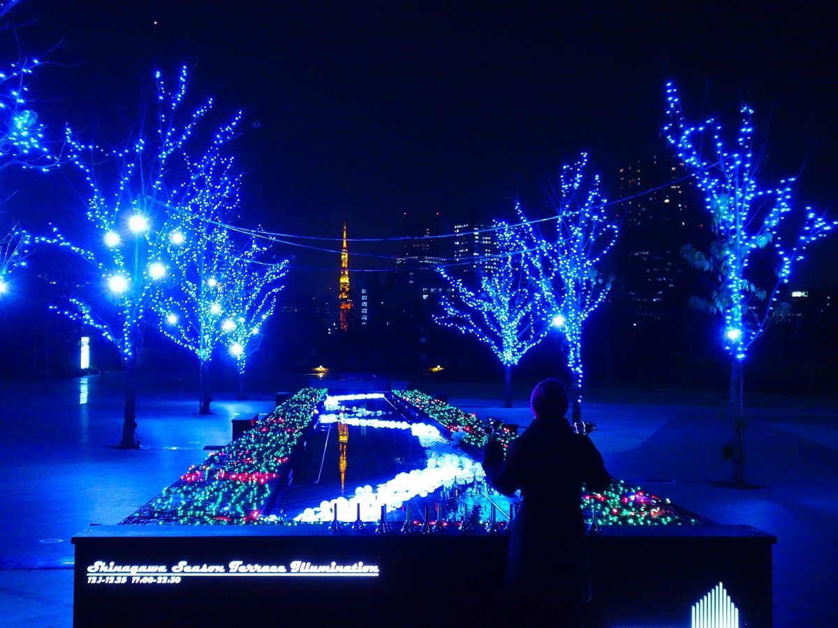 ハンドベルの音色に呼応する光！あのムービージェニックなイルミが今年も品川に