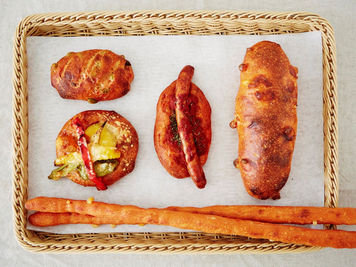 看板商品はバリエ豊富な「トマトパン」！絶品パンが揃う阪神間のベーカリー