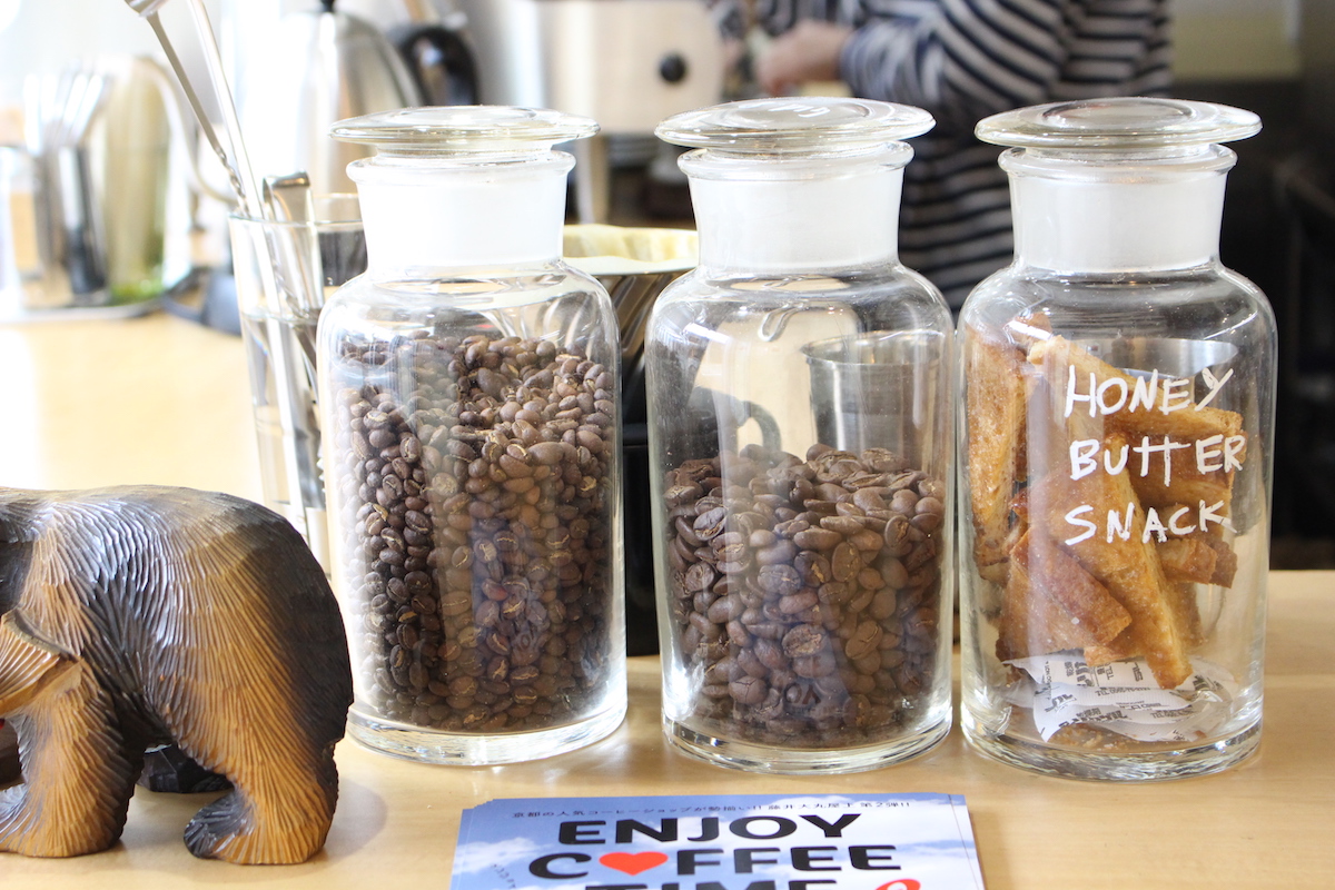 ボトル右端、ハニーバタースナック100円(2個)