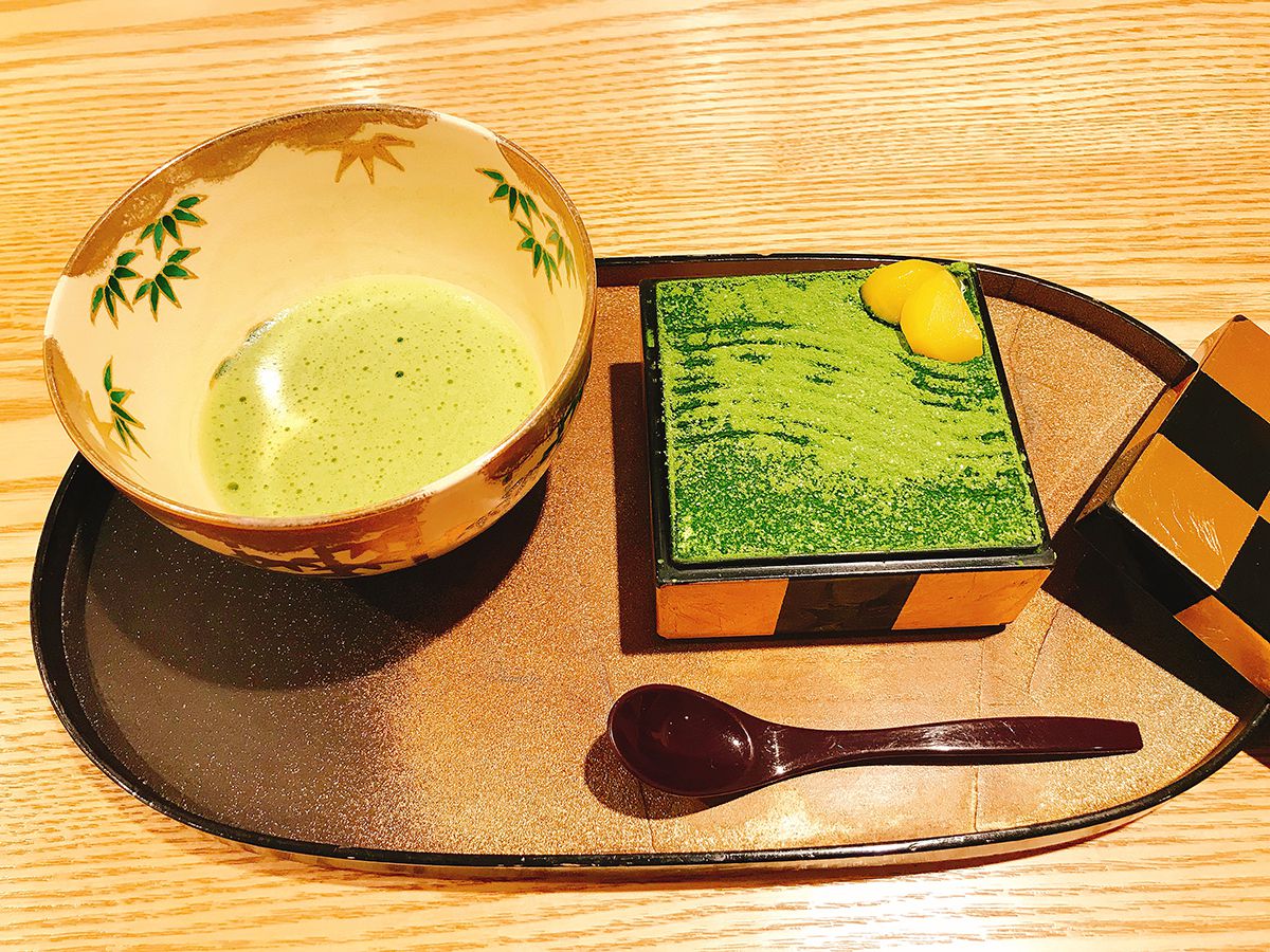 枯山水抹茶ティラミス＋葵印中之白（あおいじるしなかのしろ）のセット 1530円