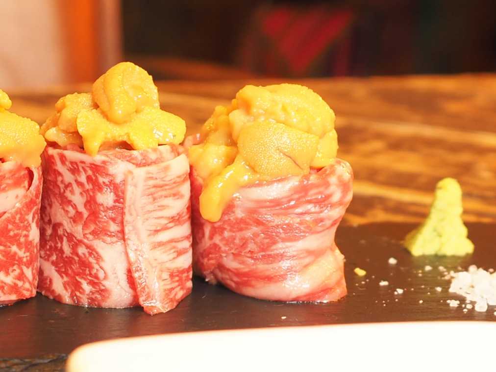 うにと牛肉が舌の上でトロける！異国情緒あふれるバルで最高の肉体験