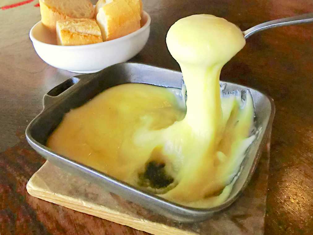 溺れたいほど美味！ビストロ「アリゴ」の名物“のび～るマッシュポテト”