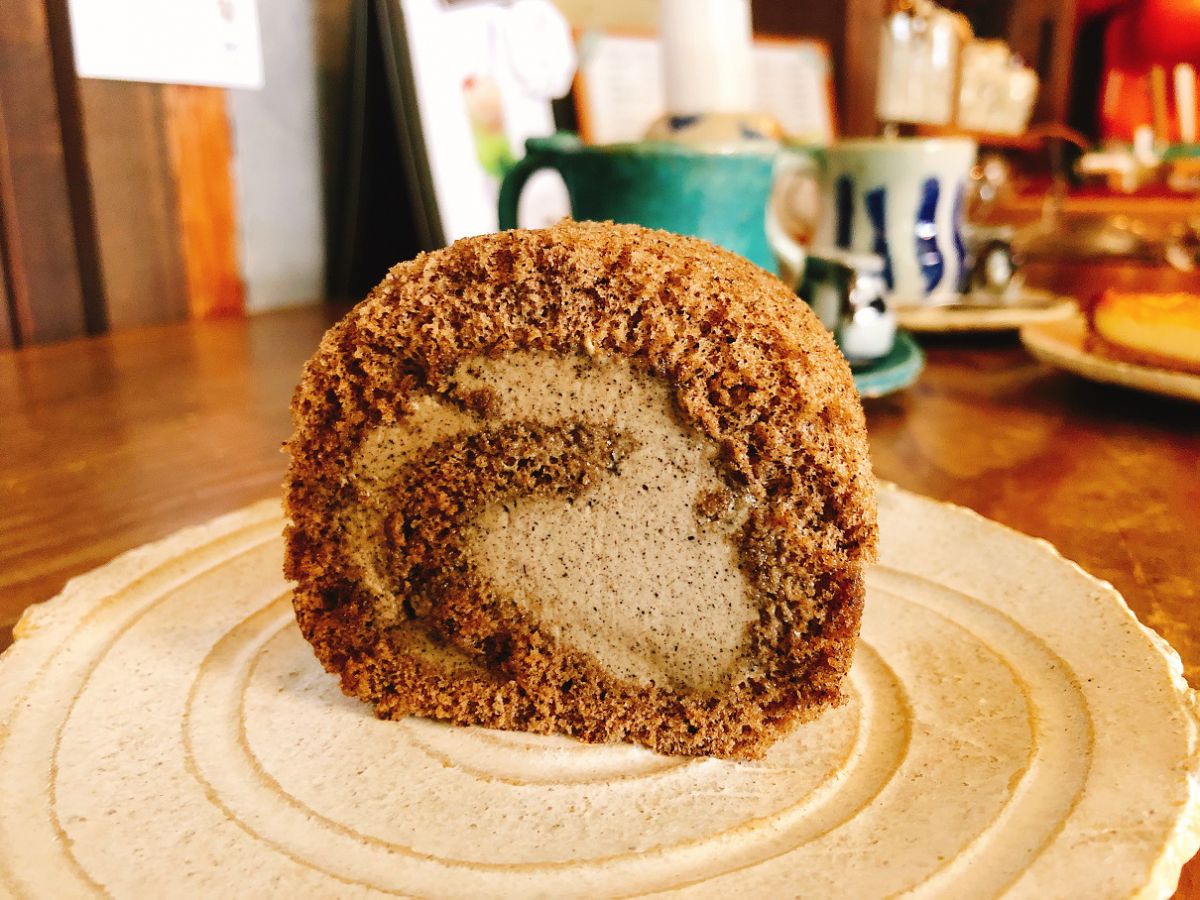 ほうじ茶ロールケーキ　350円