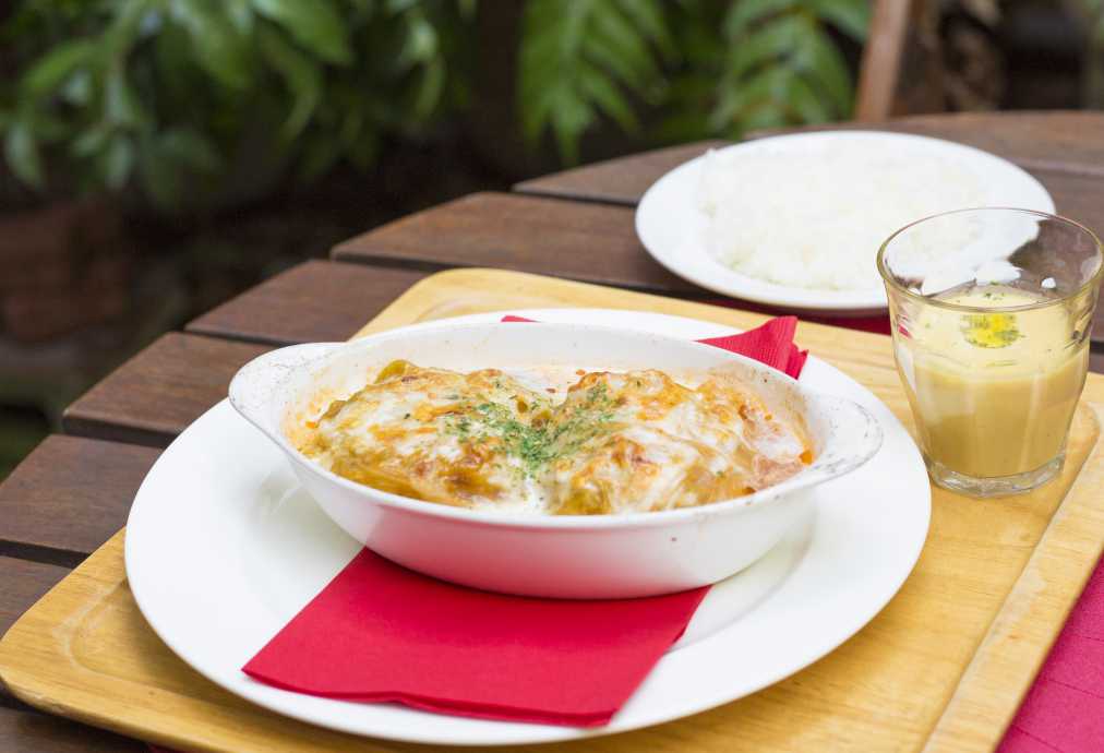 ロールキャベツのトマトソースグラタン（平日ランチセット・スープ、ドリンク付き）　1250円
