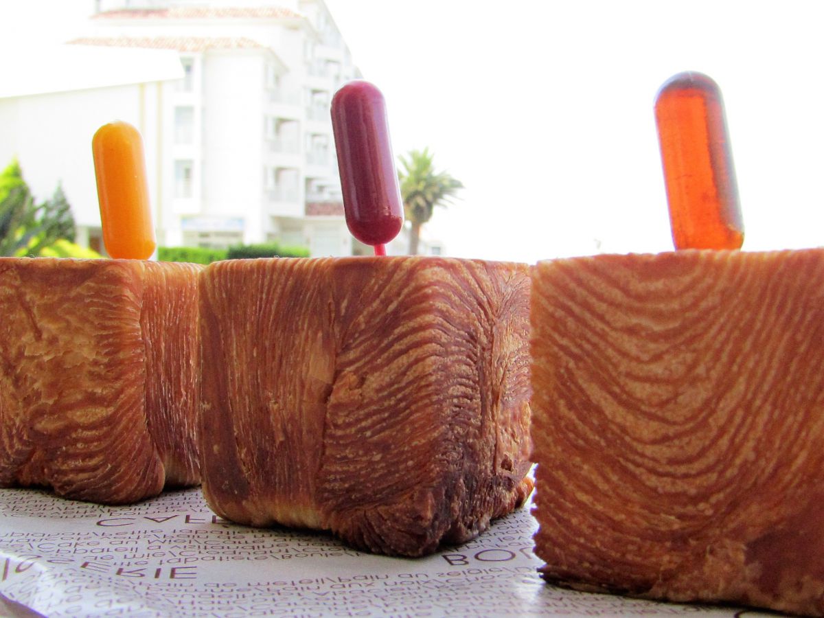 パン部長のしあわせクリームパン各324円