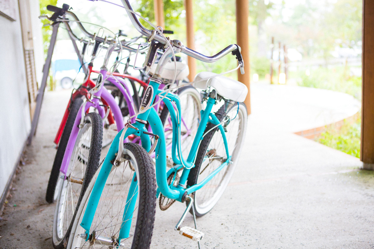 【宿泊の場合】2時間 800円／4時間1300円／1日1800円【宿泊以外の場合】2時間 1500円／4時間 2500円／1日 3300円