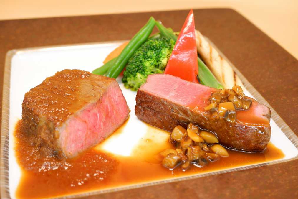 銀座ドンピエール「国産和牛食べ比べセット～2種のスペシャルソースで～」2000円～