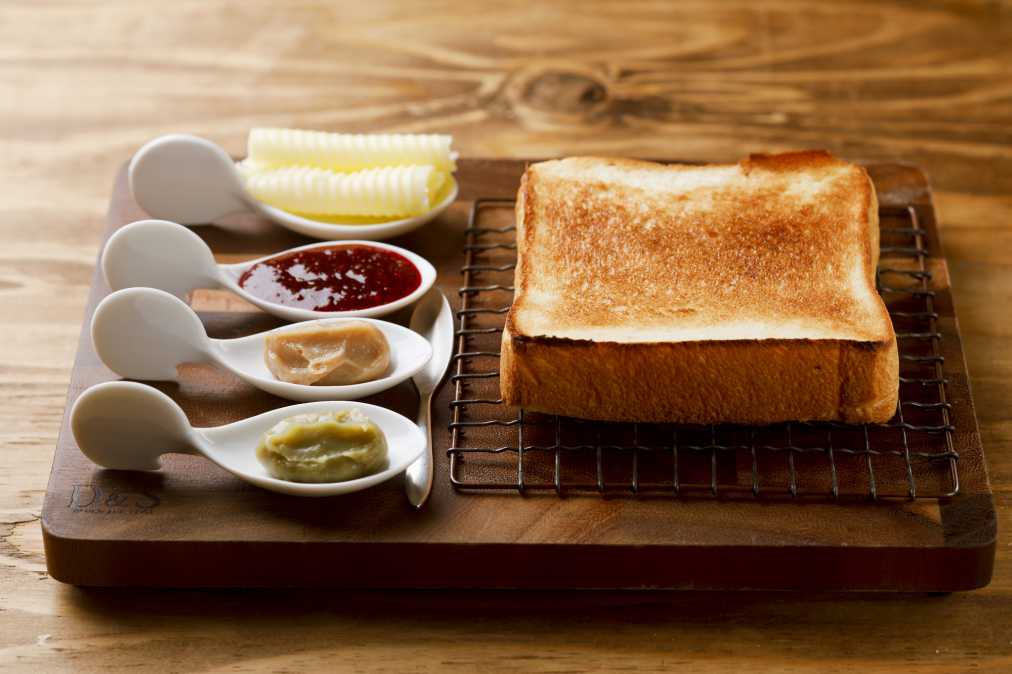 極生“ミルクバター”＋国産バター&ジャム3種　600円