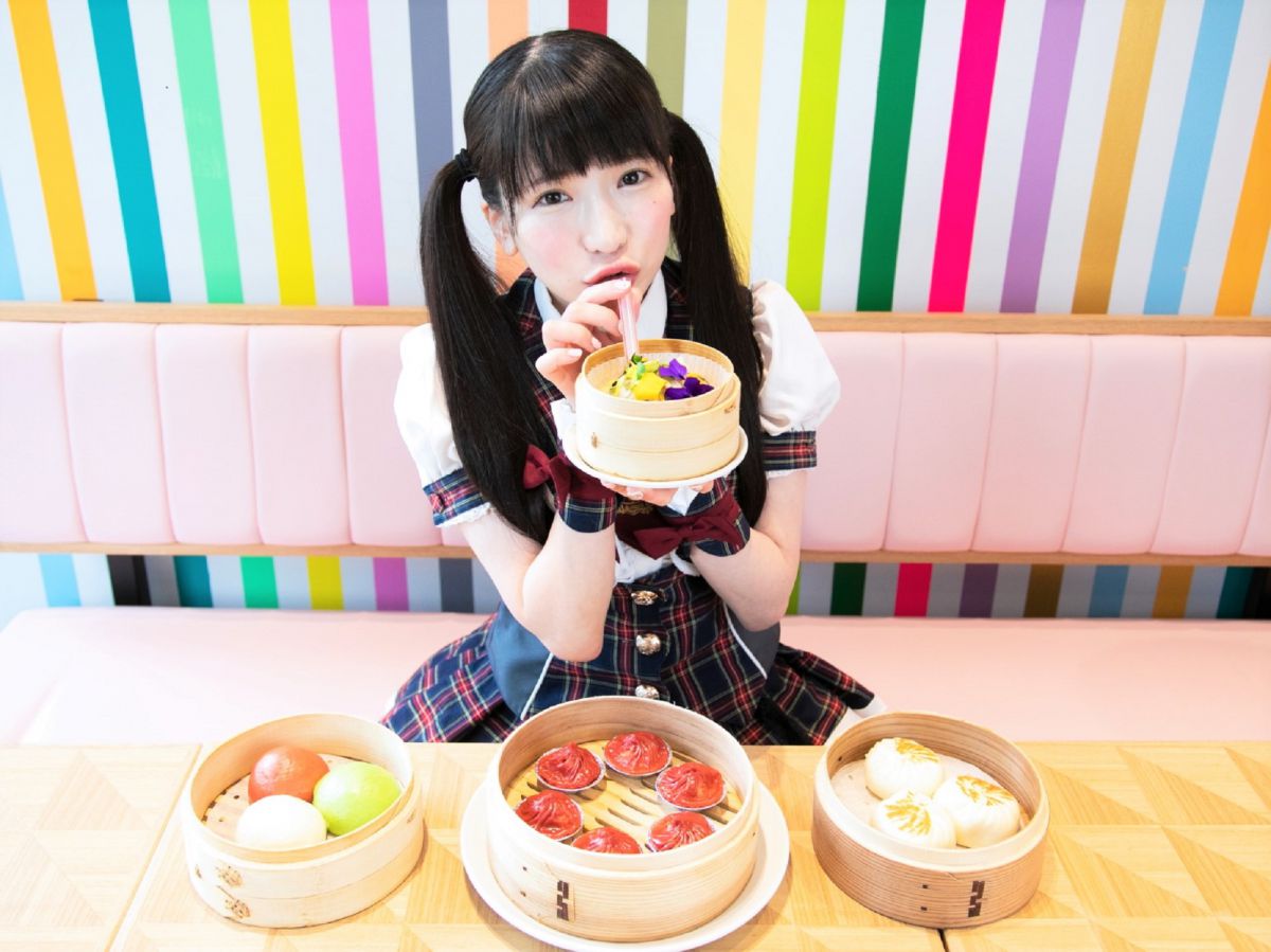 肉汁をストローで!?驚きの特大小籠包【大食いアイドルもえのあずきの絶品グルメ22】