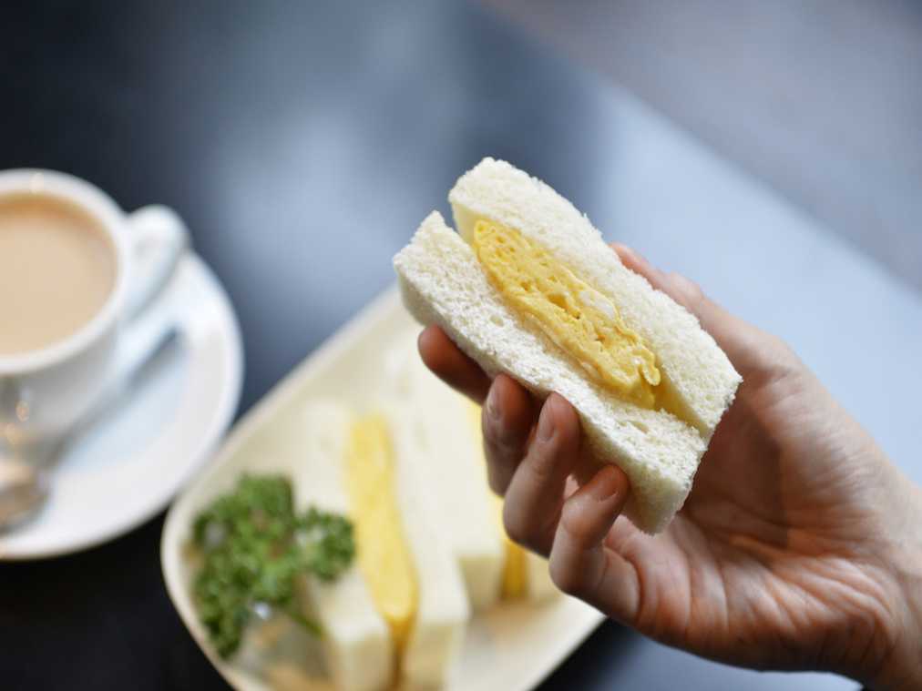 谷中「カヤバ珈琲」でブランチ！ふわトロたまごサンドを100年続くレトロカフェで堪能