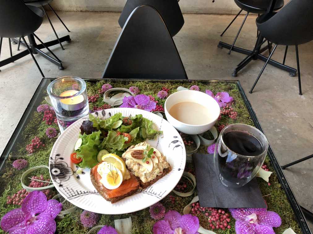 スモーブローのランチセット　1836円