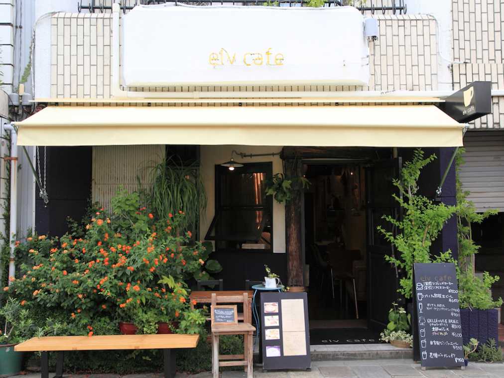 自家製スパイスカレーがとびきり美味しい。行きつけにしたいヴィンテージ風カフェ