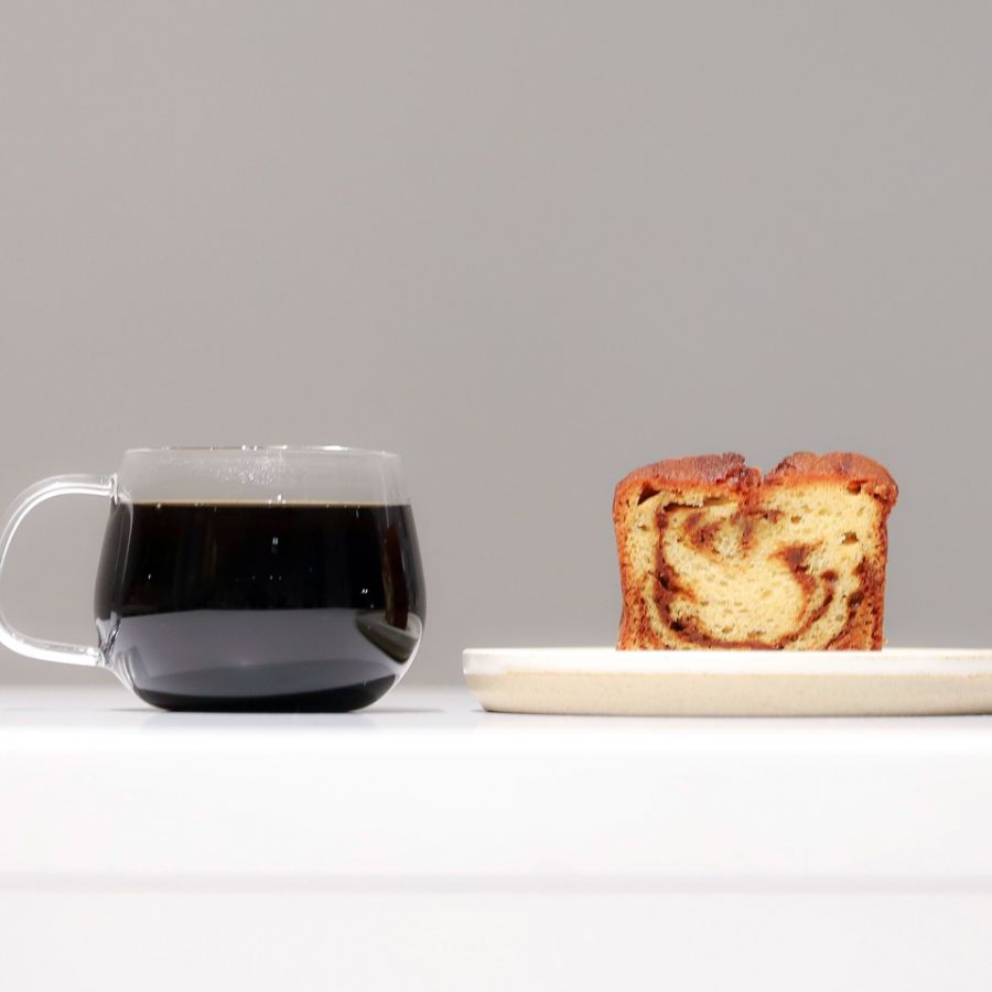 ブレンド　450円（税別）、キャラメルマーブルパウンドケーキ　400円（税抜）