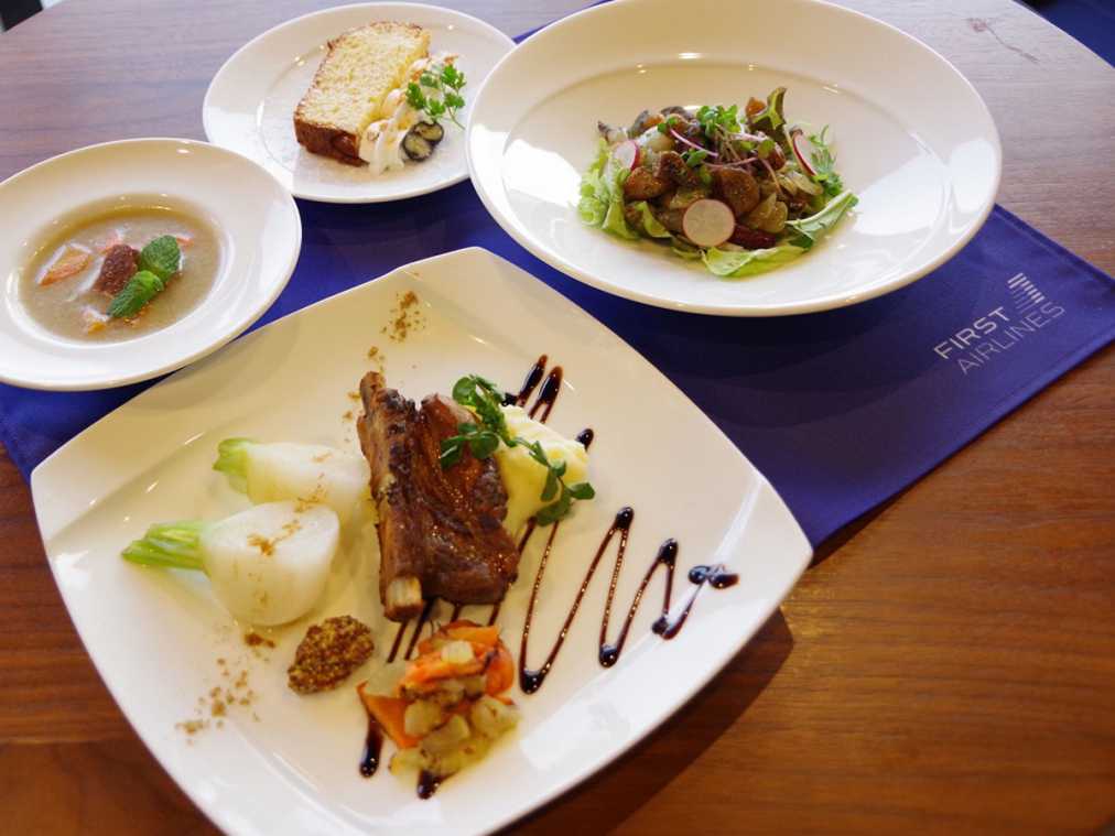 ファーストクラスで行く時空を超えた旅！FIRST AIRLINES「タイムトラベル便」就航