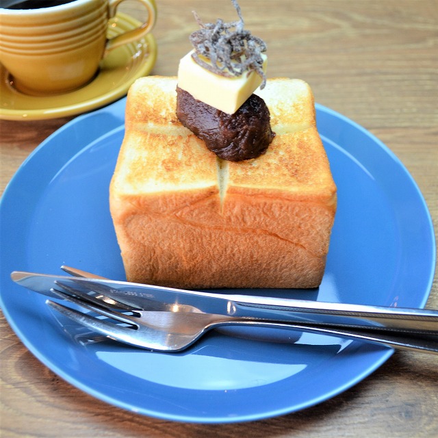 あんバターの厚切りトースト 550円