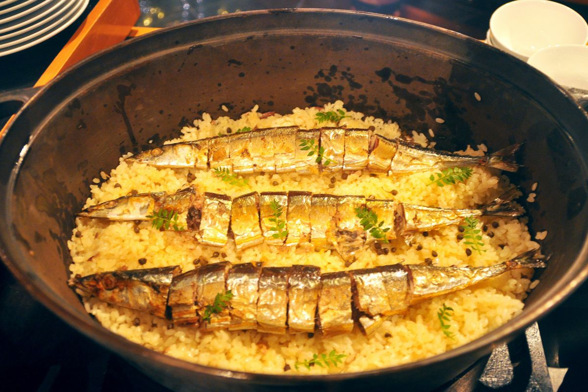 オホーツク産 道山さんの秋刀魚の糠漬けと千葉さんの山わさびのピラフ