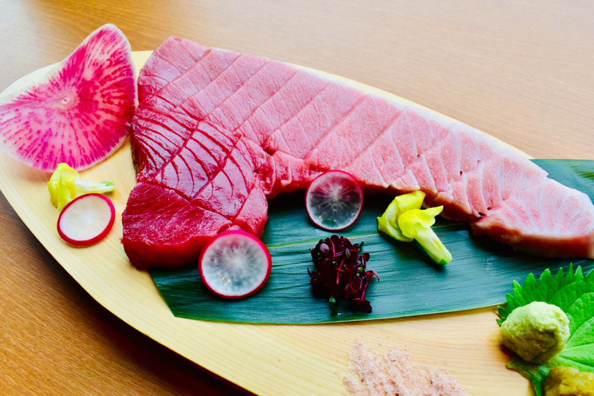 本鮪の断面刺し 腹 大トロ3110円