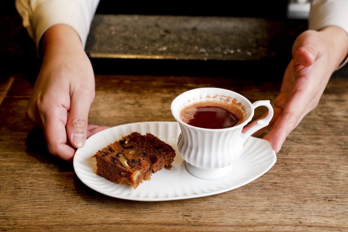 ホットワイン＋シナモンパウンドケーキ1300円