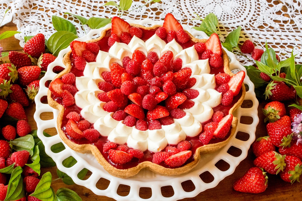 「波型 ホワイトチョコとクリームチーズのスフレタルト」piece802円/whole(25cm)7668円