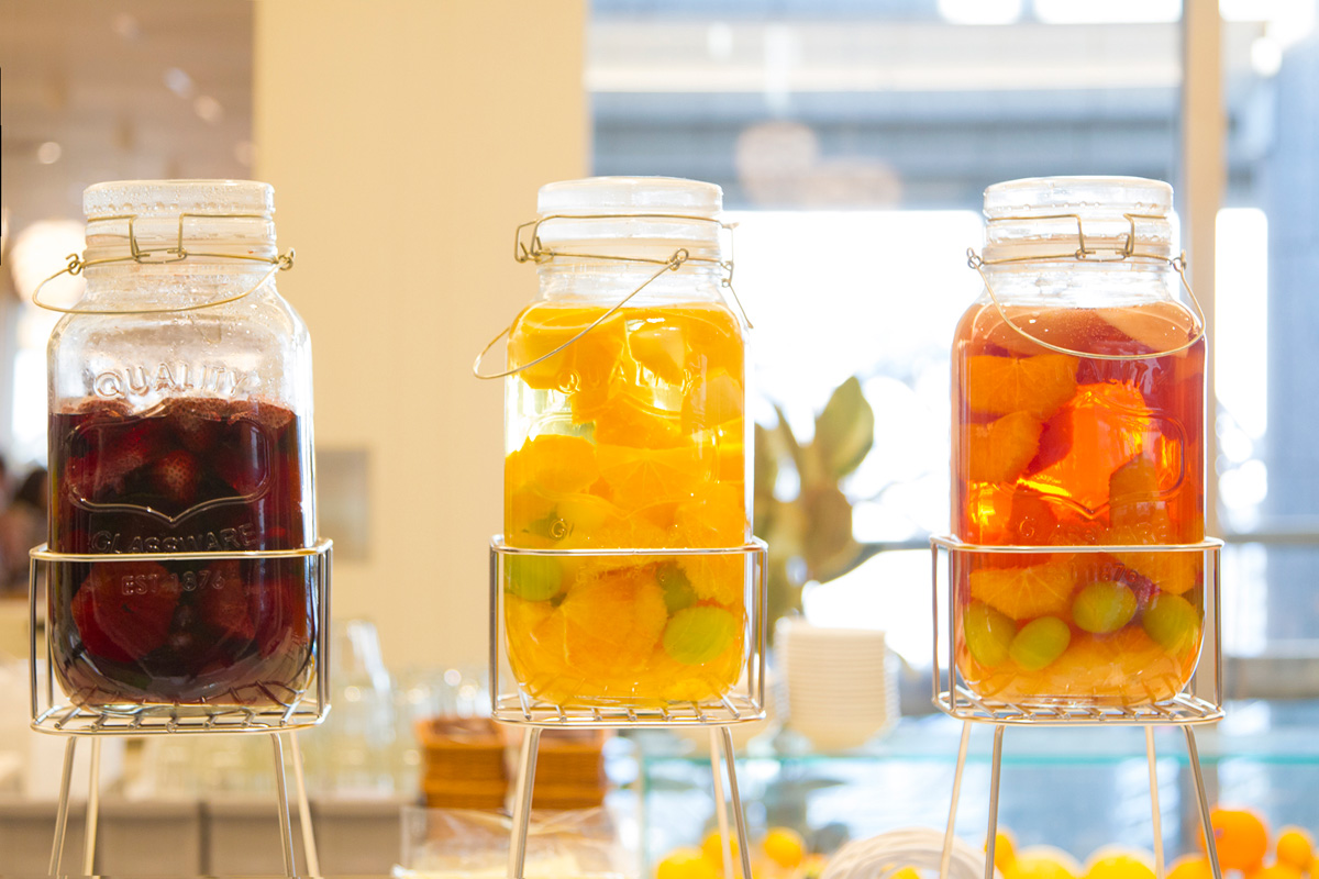 自家製サングリア　赤・白・ロゼ　各734円