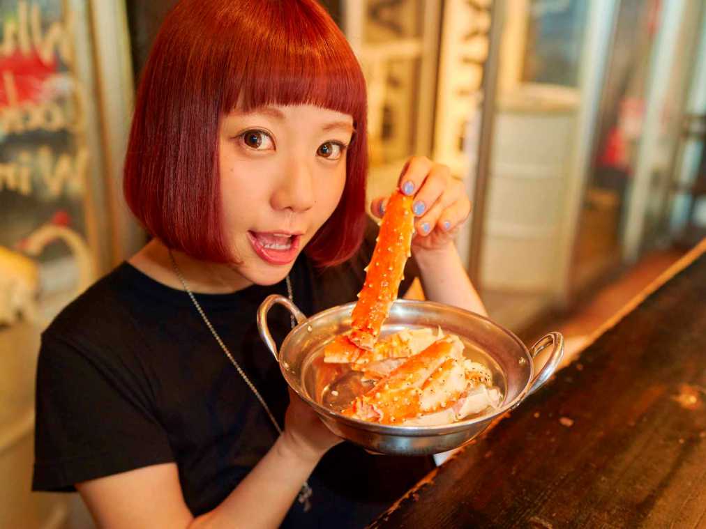 100円ワインとカニ！【小鳥遊しほの酒好き女子飲み食い日記Vol.8】