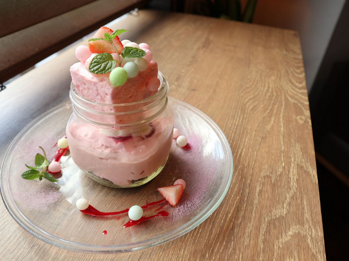 フランボワーズのレアチーズケーキ 910円 ※季節によって変わる場合がございます