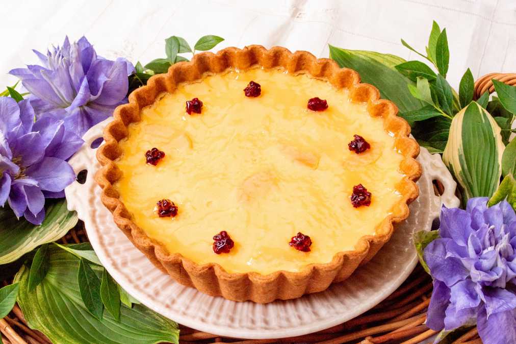 「白桃のフラン」piece 574円 / whole (21cm) 4860円【7月19日(木)～7月24日(火)】