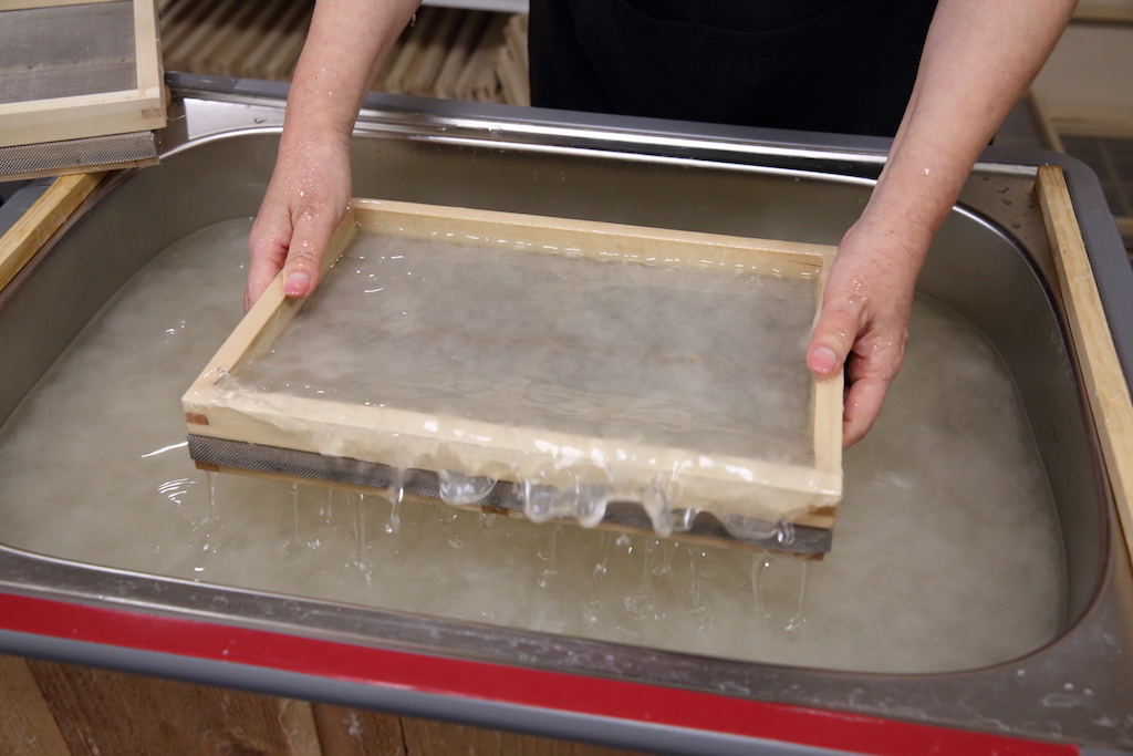 紙すき3024円（所要時間 約60分）