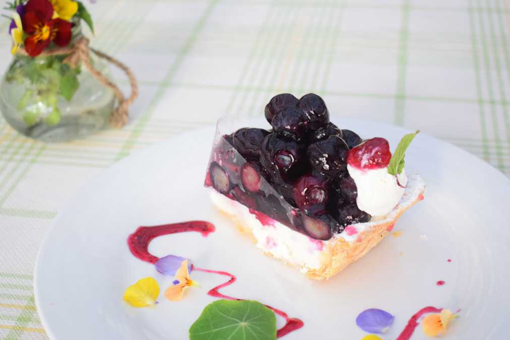 ブルーベリーチーズパイ（480円）