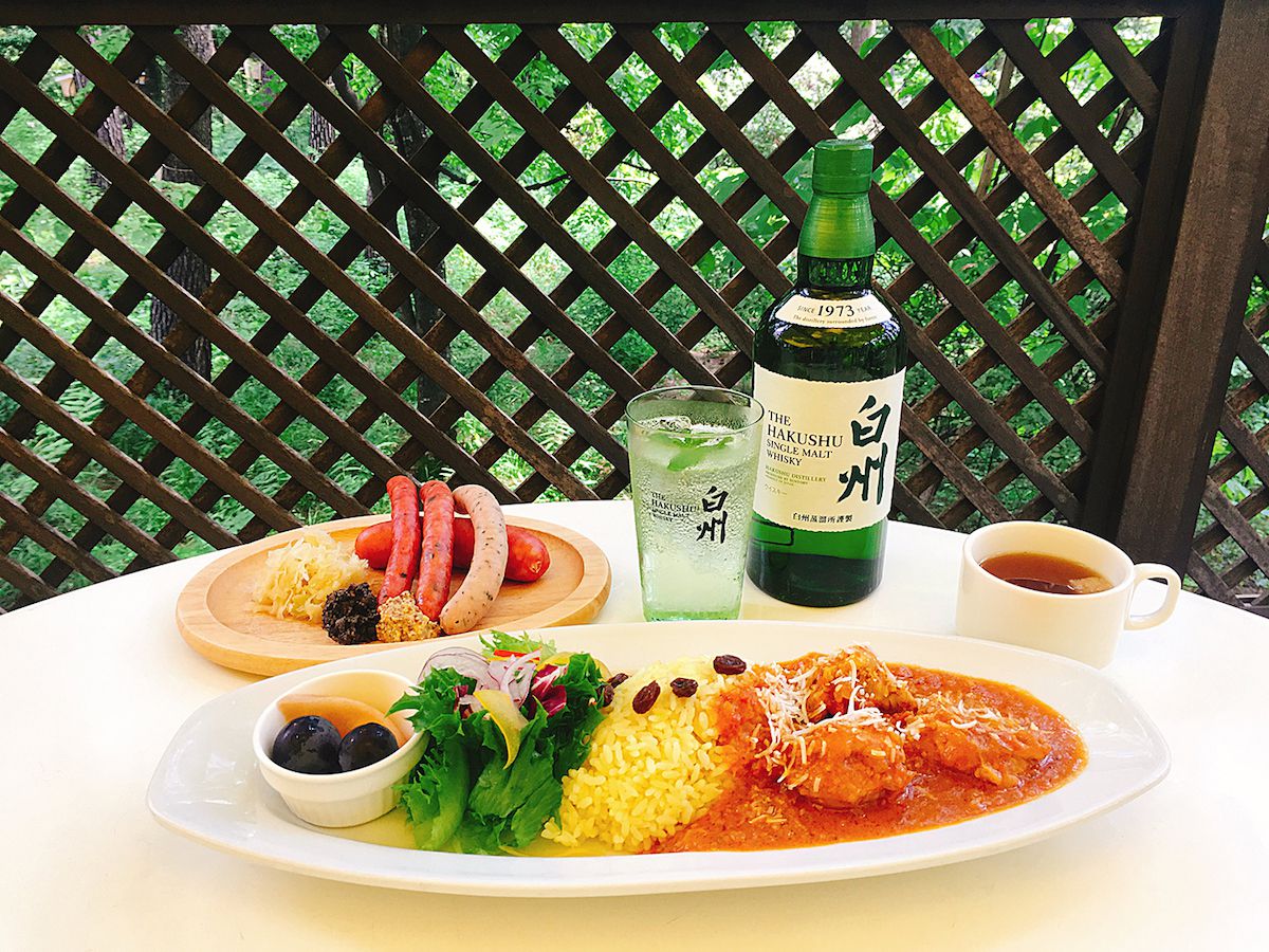 ヒーリング効果たっぷり。山梨の"森の蒸溜所"で飲むウイスキーが最高！