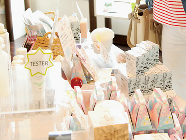 温泉水を使った多彩なコスメ