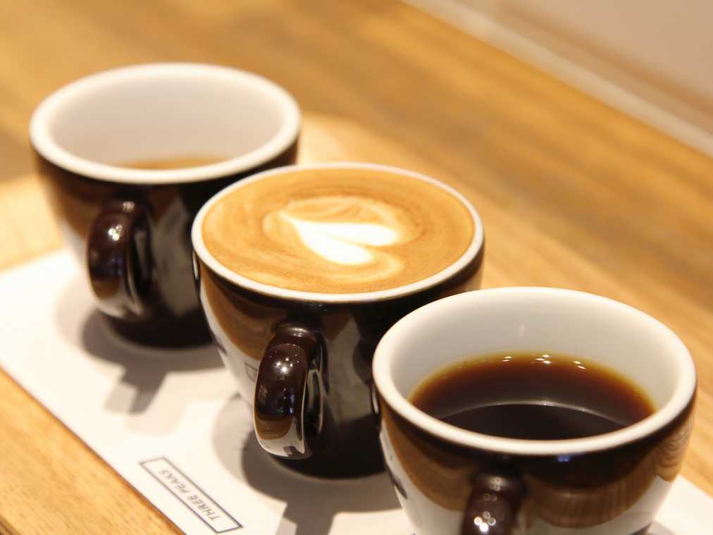 3通りの淹れ方で味が変化！スペシャリティコーヒーの飲み比べができるカフェ