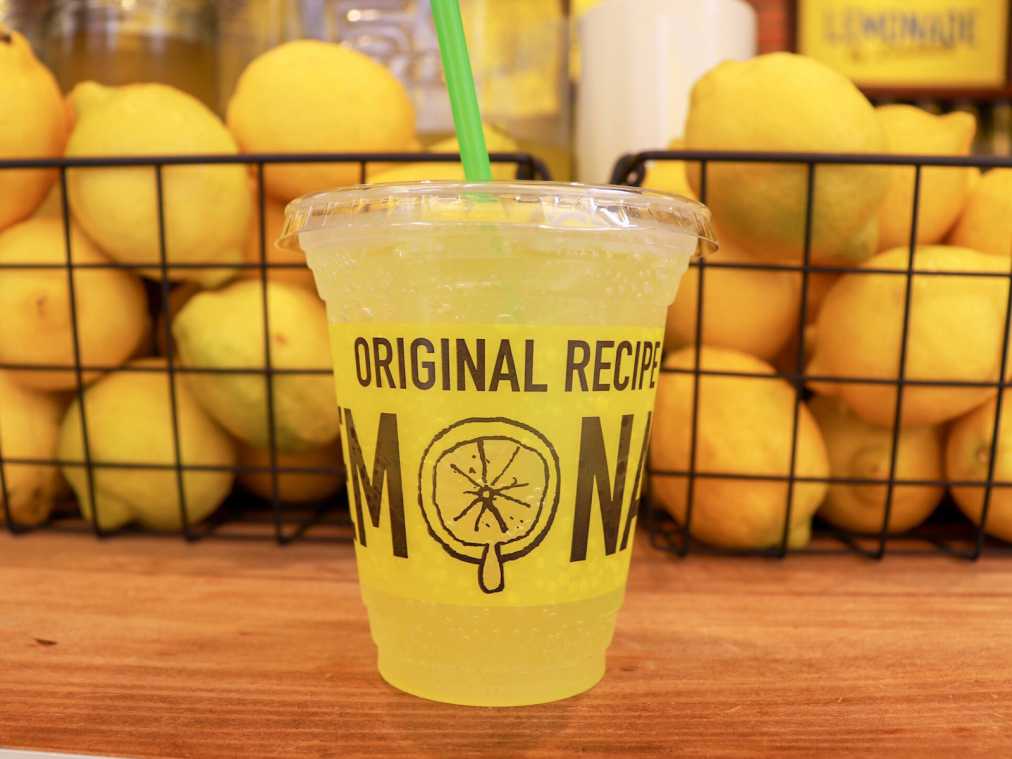 ソーダレモネード レギュラーサイズ　320円