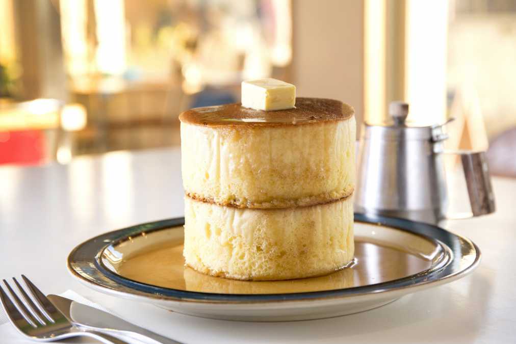 マンガみたい！分厚～いホットケーキをガレージカフェでいただきます