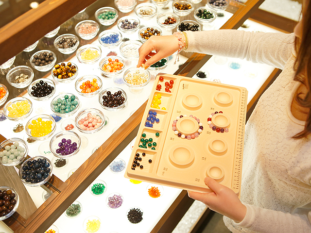 好きなパワーストーンを選んで、自分だけのオリジナルアクセサリー作り