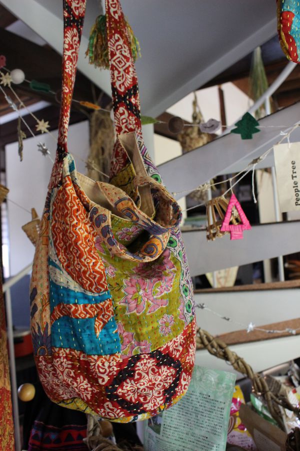 リサイクルサリーの筒形ショルダーバッグ4536円