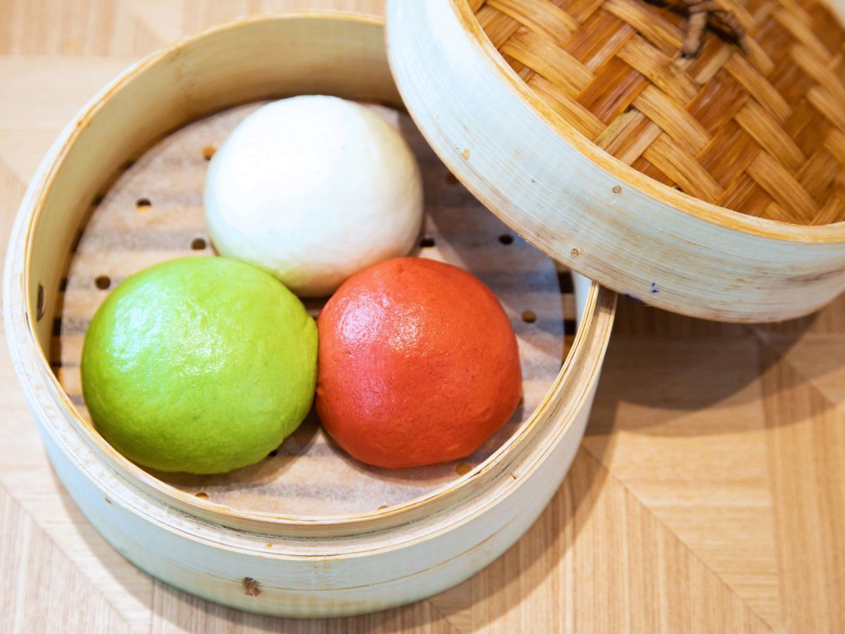 三色饅頭盛合せ　648円