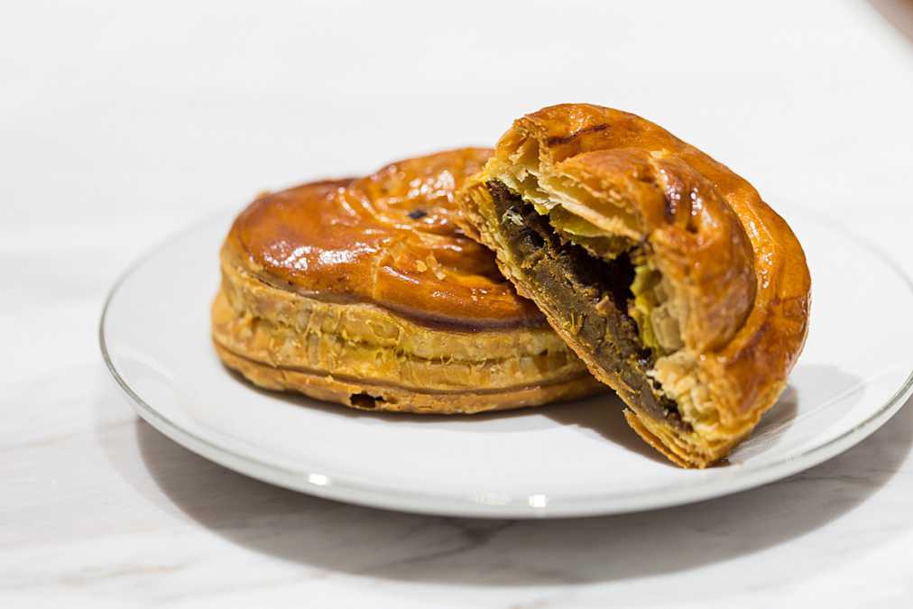 銀座のカレーパイセット951円、テイクアウトは303円