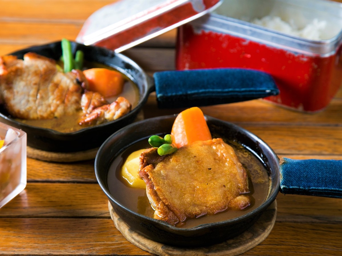 辛さのレベルは世界の名峰で表現！飯ごうで食べる横浜名物カレーは味も辛さも桁違い