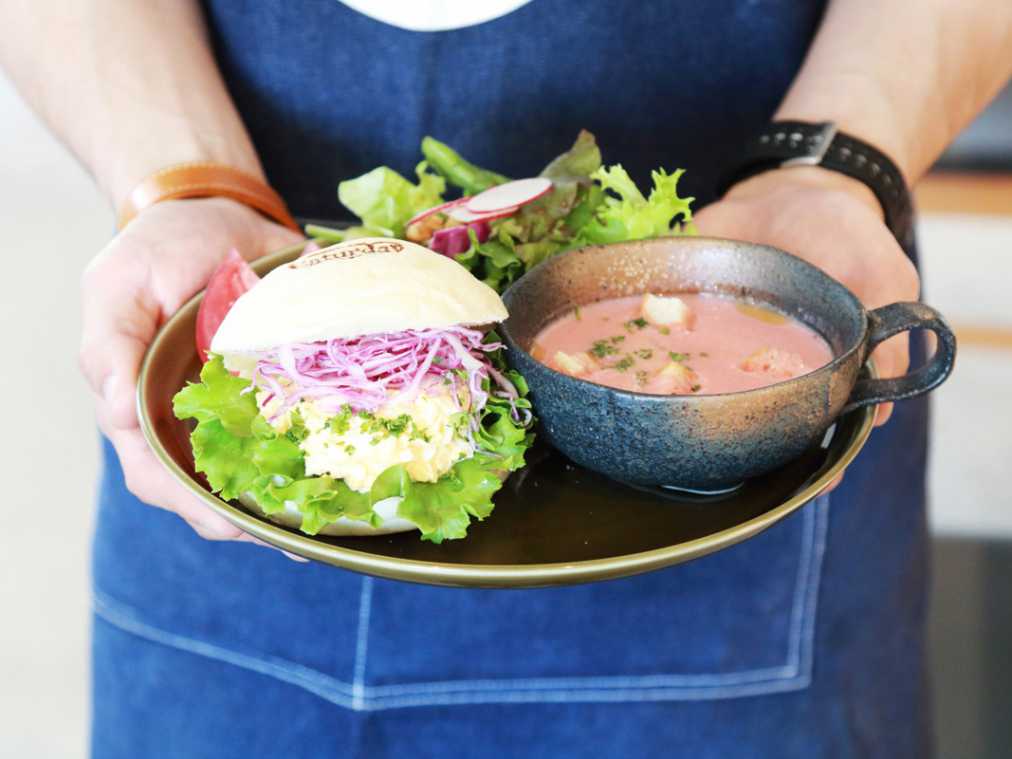 最高の1日をスタートするには？人気カフェのヘルシー＆カラフルな朝食