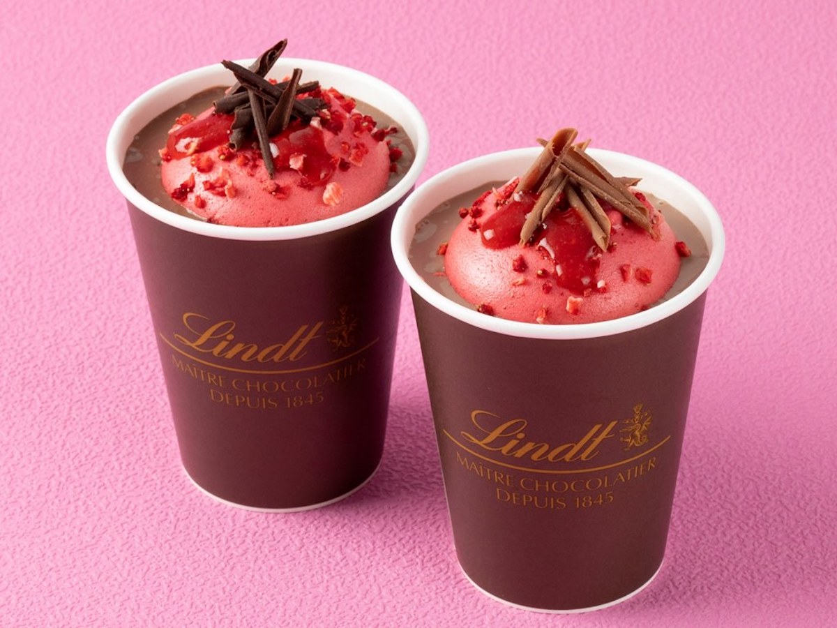 リンツのバレンタインドリンクは、甘酸っぱいストロベリー