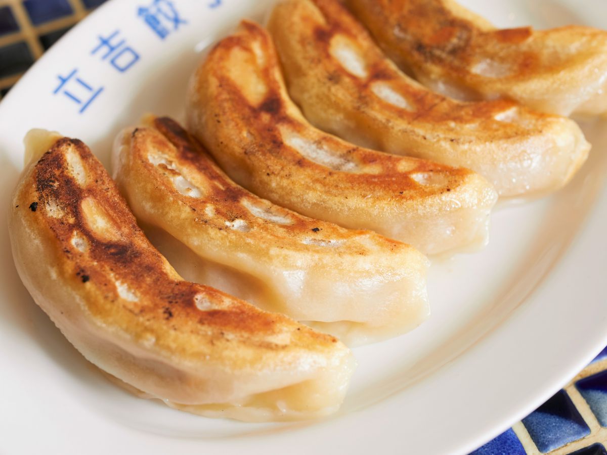 立吉餃子「焼き餃子」　5個626円（3個入は421円） 